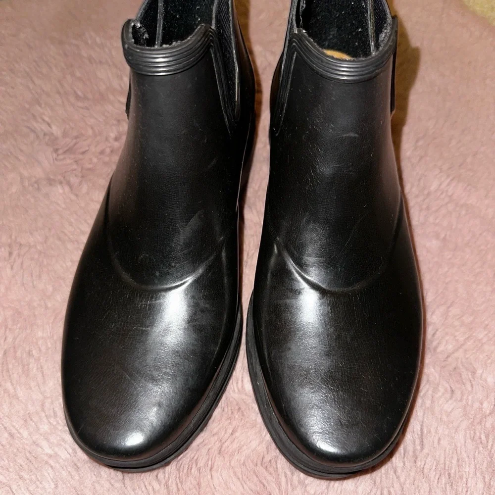 Ariat women’s black ankle rain boots 5.5 outdoor waterproof fall